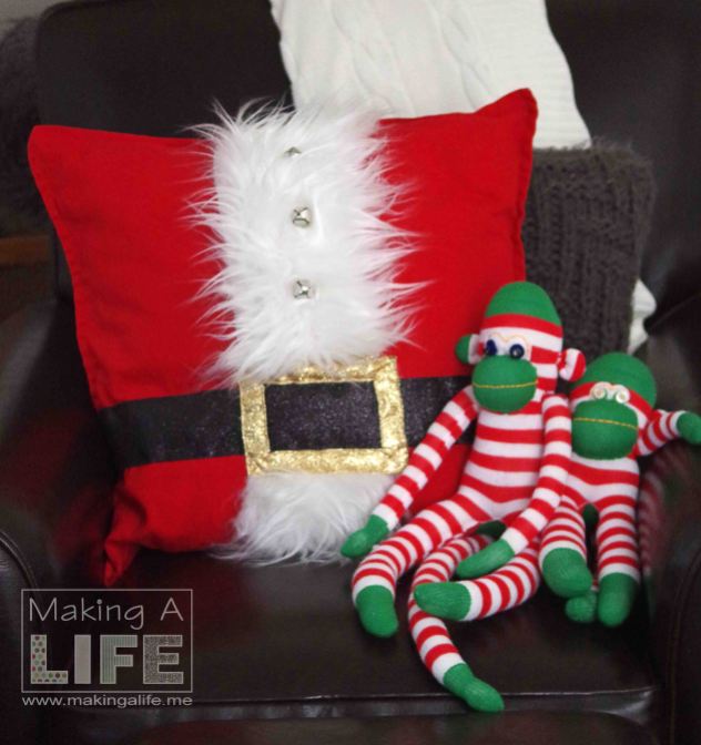 santa-pillow-3_making-a-life
